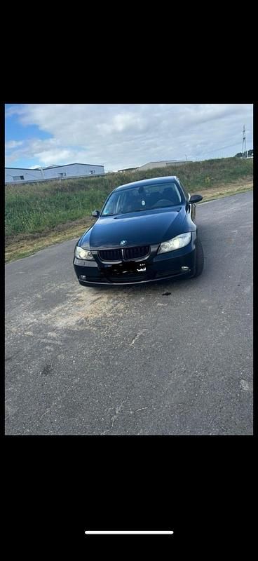 Schwarz Gebraucht 2007 BMW 318 Limousine | 4.800 € (Fairer Preis) - Bild 1/4