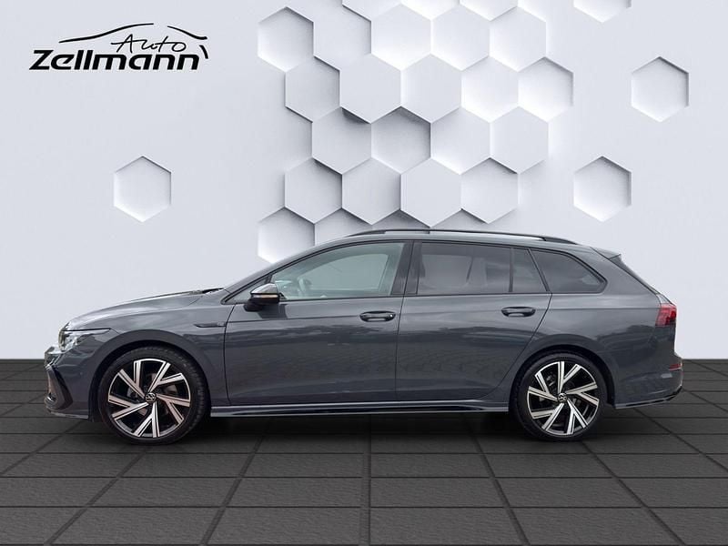 Gebraucht VW Golf VIII R-line 131 PS (96 kW) 2024 Grau Kombi