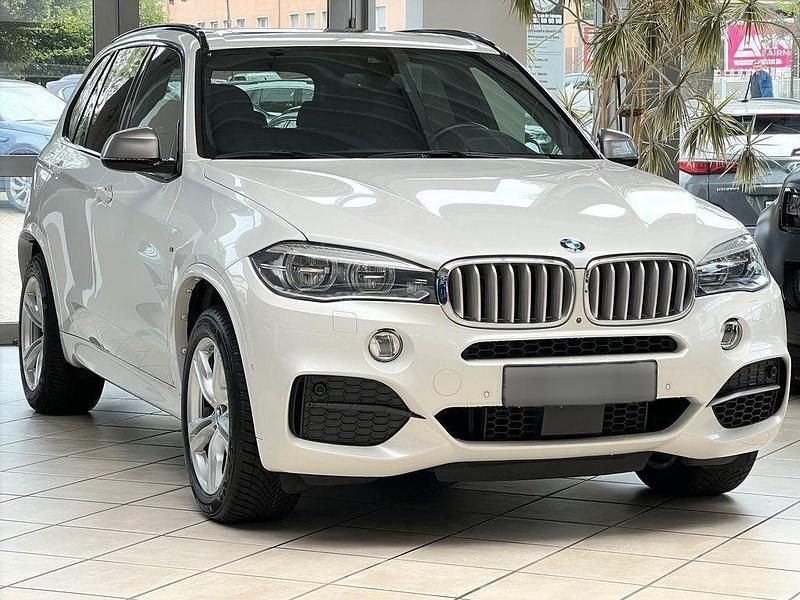 Weiß metallic Gebraucht 2018 BMW X5 M50 Shadowline SUV | 42.380 € (Teuer) - Bild 1/4