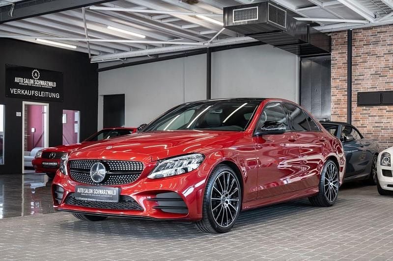 Gebraucht Mercedes C300 AMG line 258 PS (189 kW) 2021 Rot Limousine