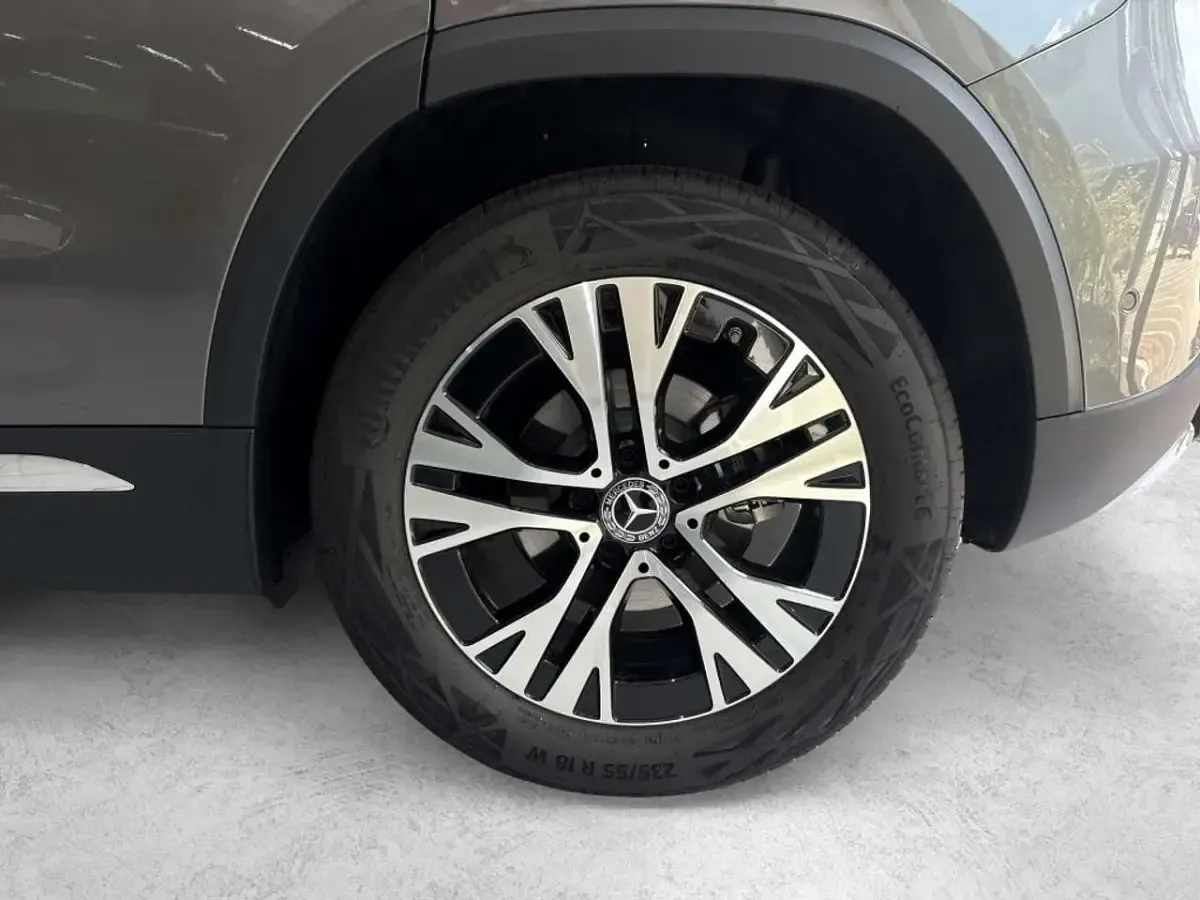 Gebraucht Mercedes GLA200 Progressive 163 PS (119 kW) 2026 Grau SUV