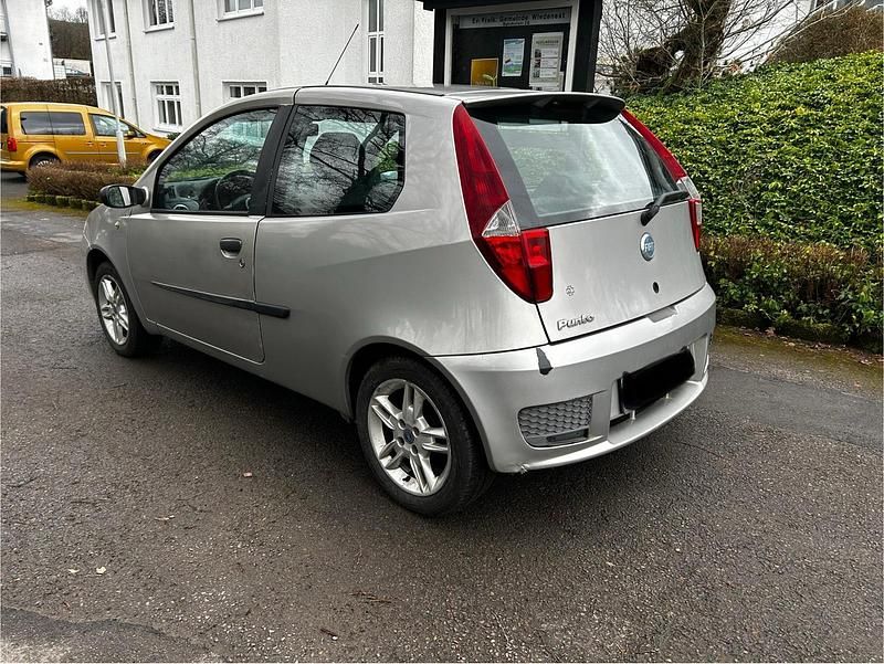 Gebraucht Fiat Punto 60 PS (44 kW) 2005 Silber Kleinwagen
