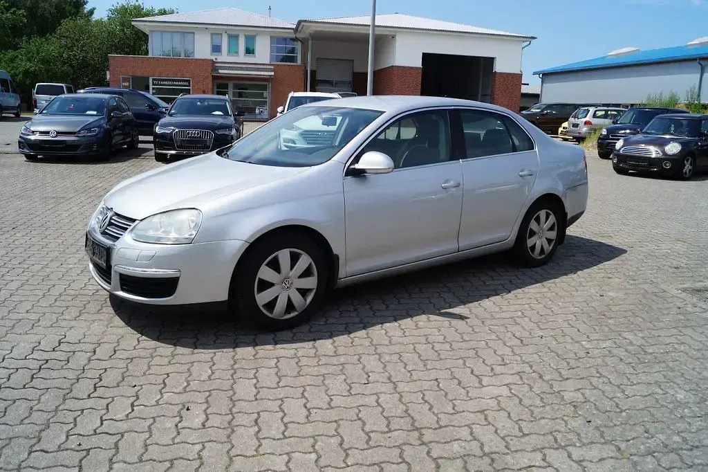 Gebraucht VW Jetta Comfortline 105 PS (77 kW) 2005 Silber Limousine