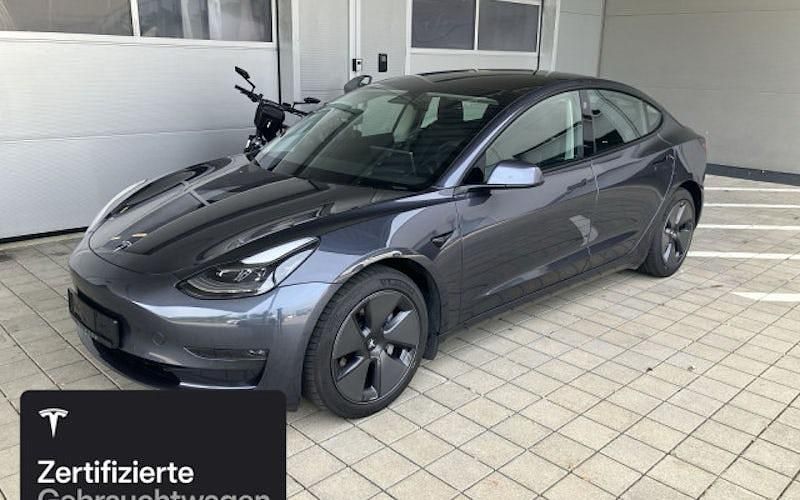 Silber Gebraucht 2021 Tesla Model 3 Long Range Limousine | 28.700 € (Etwas zu teuer) - Bild 1/4