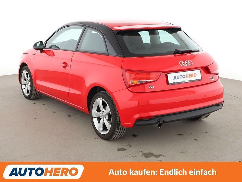 Gebraucht Audi A1 Sport 82 PS (60 kW) 2017 Rot Kleinwagen