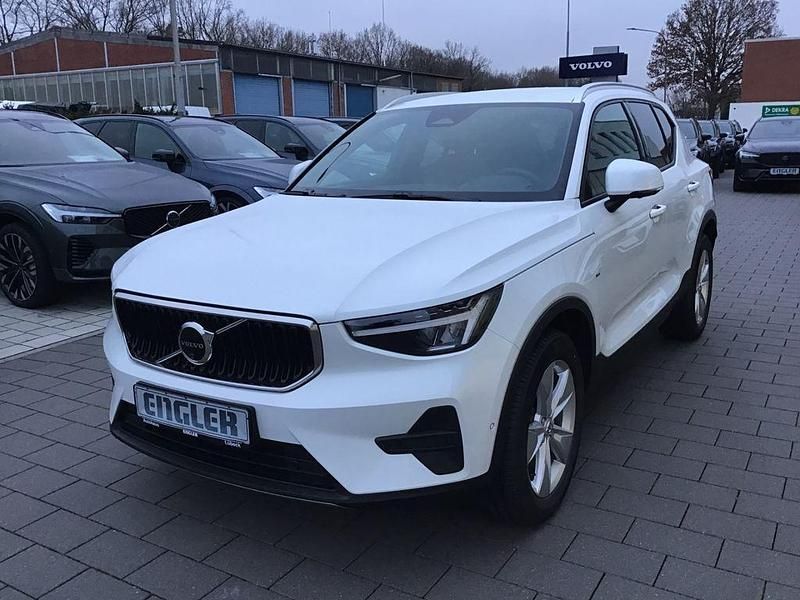 Gebraucht Volvo XC40 Core 163 PS (119 kW) 2025 Crystal white SUV