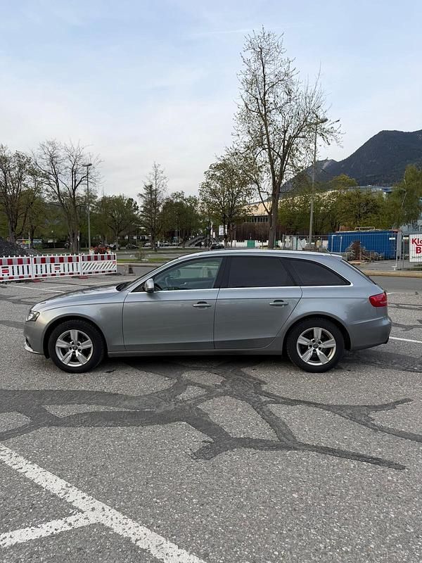 Używany Audi A4 180 KM (132 kW) 2009 Szary Kombi