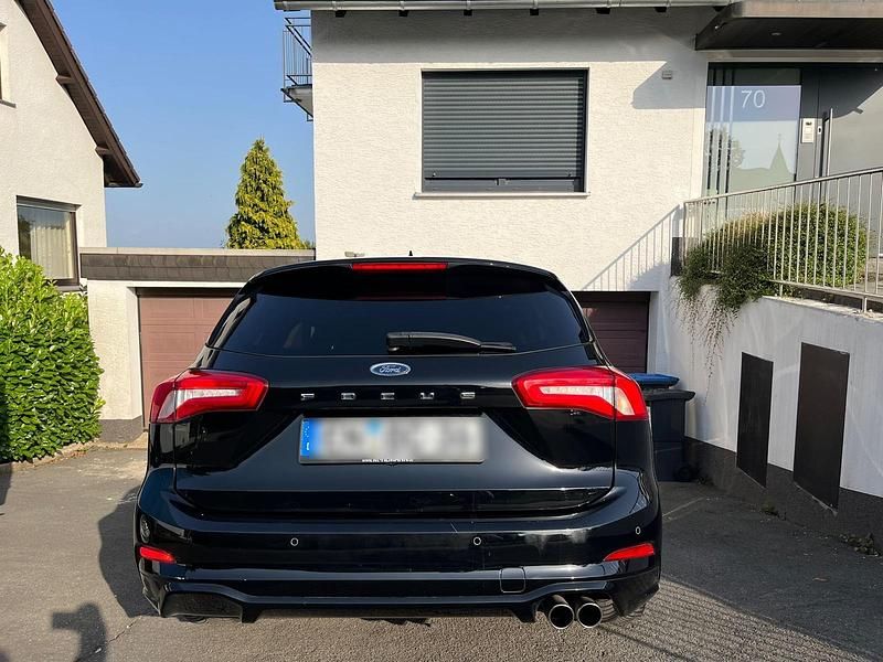 Schwarz Gebraucht 2019 Ford Focus ST-Line Kombi | 11.500 € (Guter Preis) - Bild 1/4