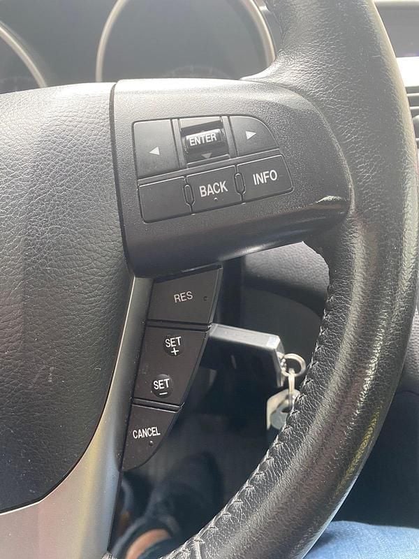 Second-hand Mazda 3 105 CP (77 kW) 2013 Alb Berlinǎ