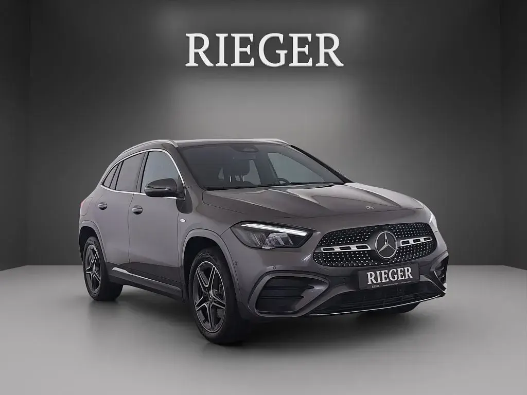Gebraucht Mercedes GLA250 AMG 163 PS (119 kW) 2025 Grau SUV