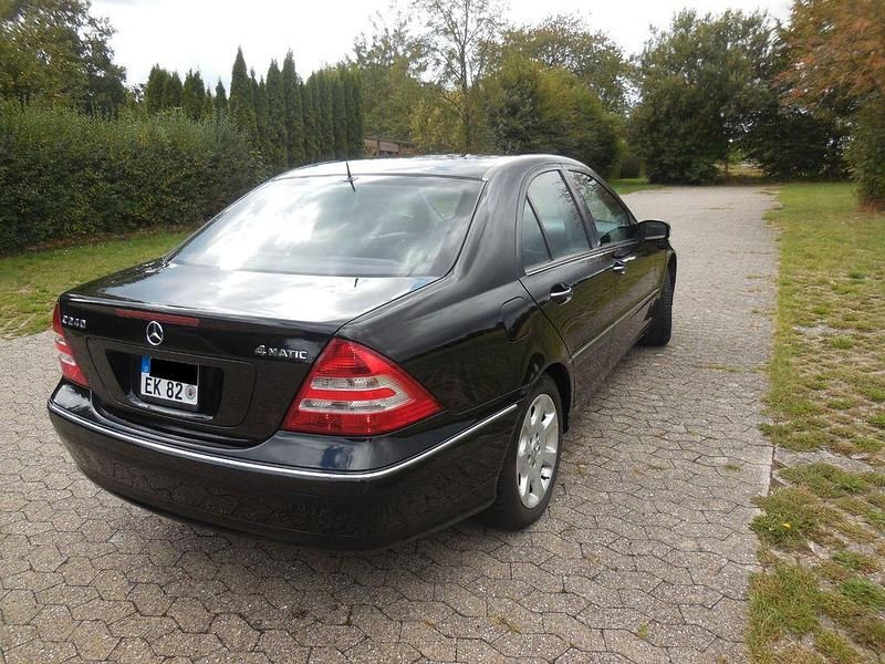 Gebraucht Mercedes C240 Elegance 170 PS (125 kW) 2005 Schwarz Limousine