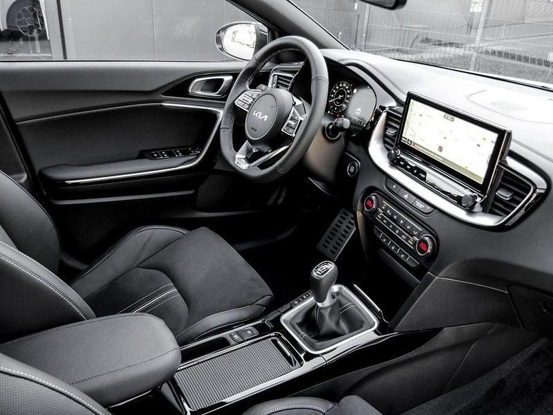 Neu Kia Ceed GT GT-Line 140 PS (102 kW) 2026 (h8g) dark penta met Limousine