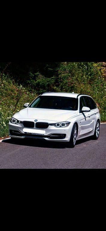 Weiß Gebraucht 2012 BMW 320 Sport Line Kombi | 9.500 € - Bild 1/4