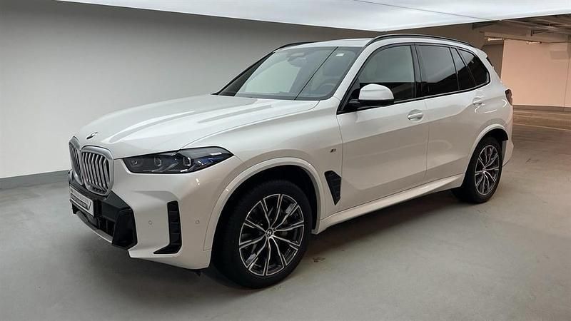 Weiß Gebraucht 2024 BMW X5 Performance SUV | 67.900 € (Superpreis) - Bild 1/3