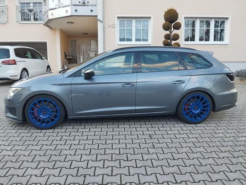 Gebraucht Seat Leon ST CUPRA 280 PS (205 kW) 2015 D grau/monsungrau/pirineos gre Kombi