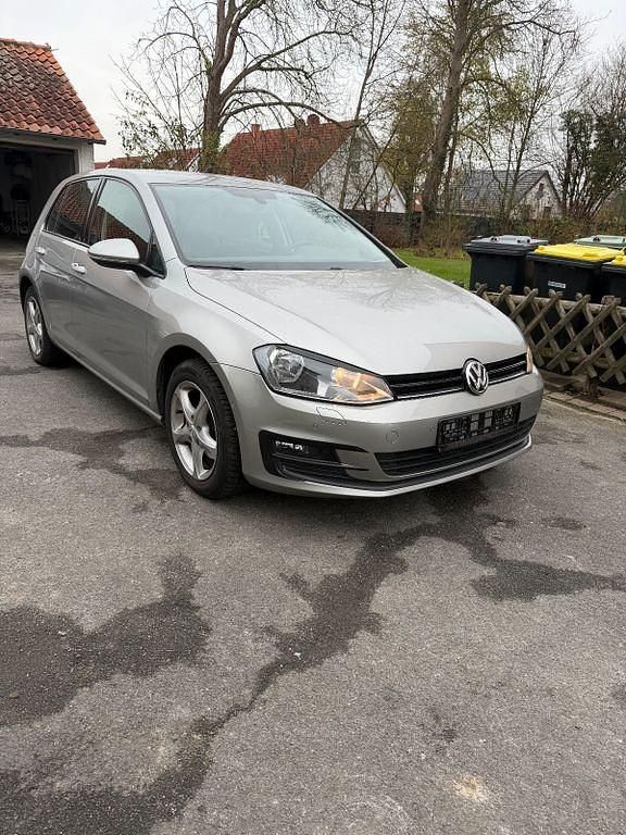 Silber Gebraucht 2014 VW Golf VII Cup Limousine | 8.650 € (Guter Preis) - Bild 1/4