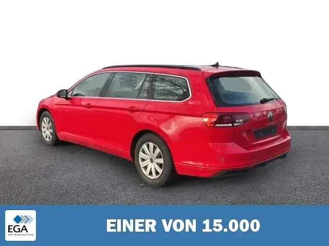 Używany VW Passat Edition 122 KM (89 kW) 2023 Czerwony Kombi