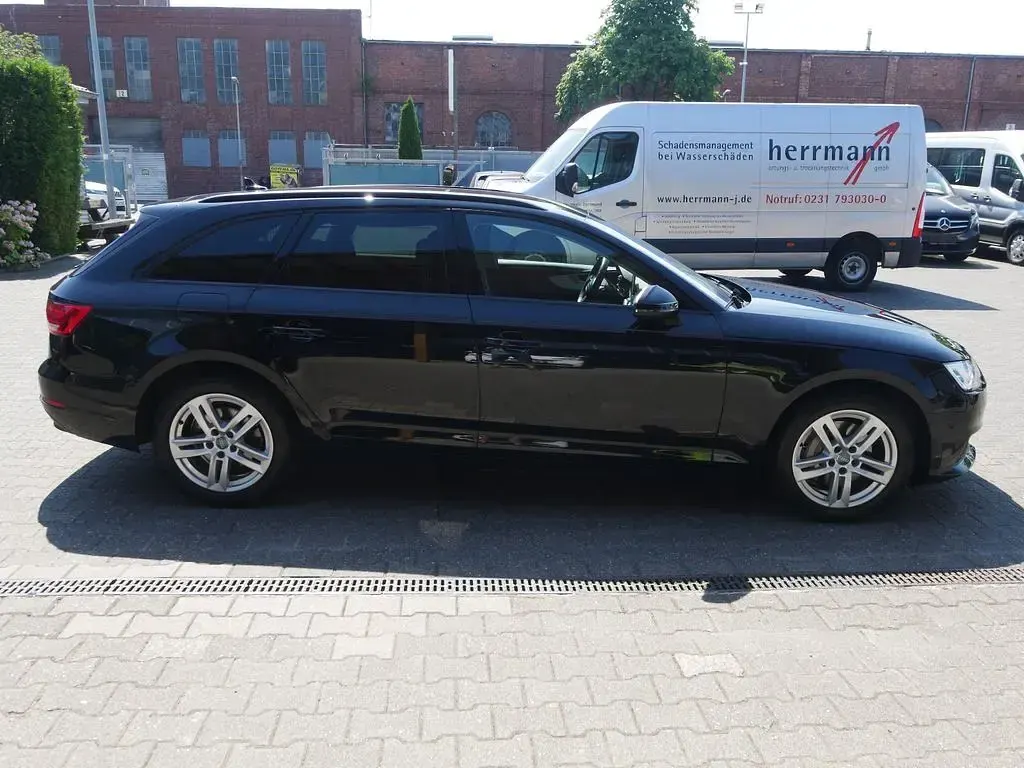Gebraucht Audi A4 Sport 218 PS (160 kW) 2017 Schwarz Kombi