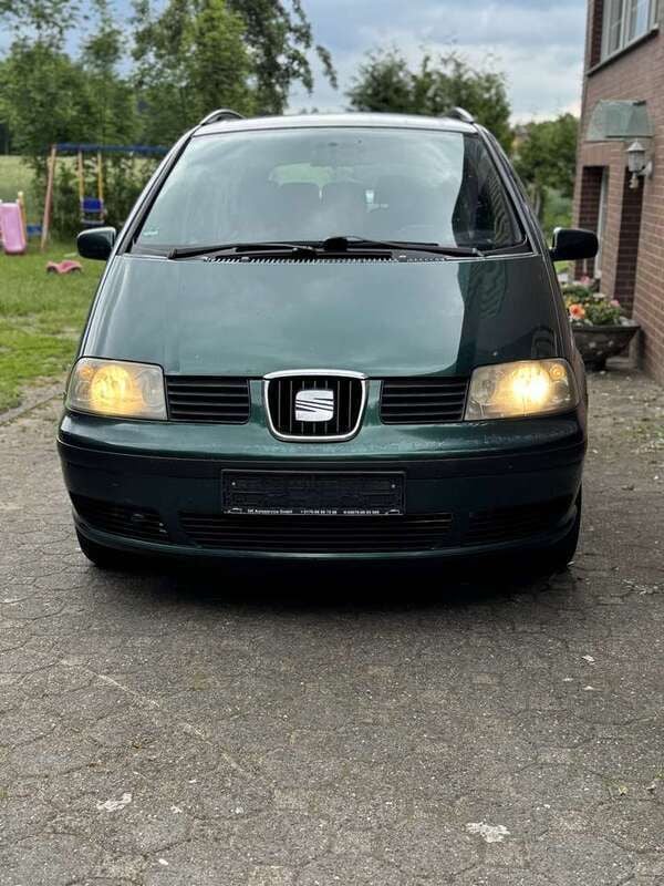 Grün Gebraucht 2001 Seat Alhambra Van / Kleinbus | 1.750 € (Teuer) - Bild 1/4