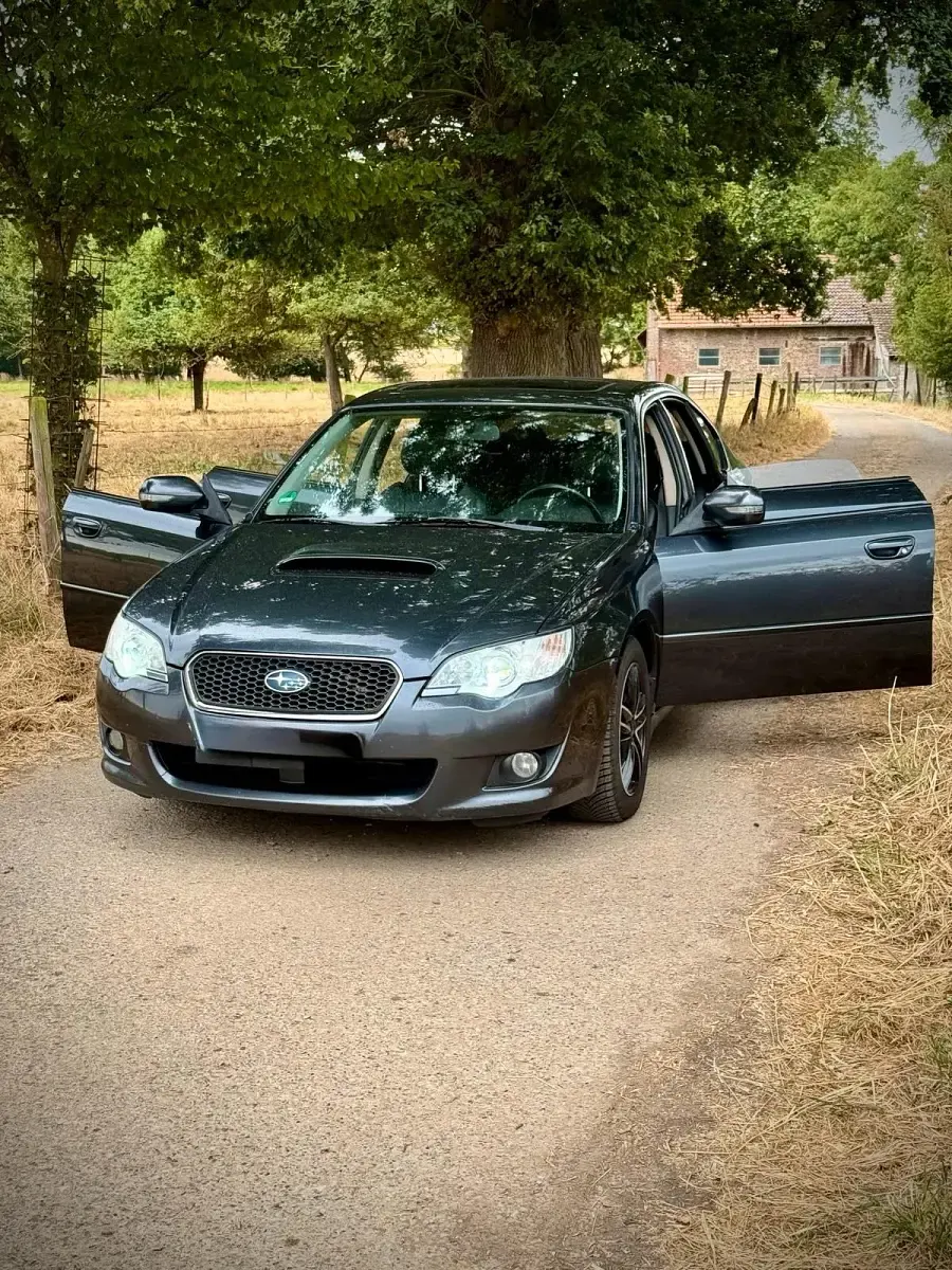 Gebraucht Subaru Legacy 150 PS (110 kW) 2010 Grau Limousine