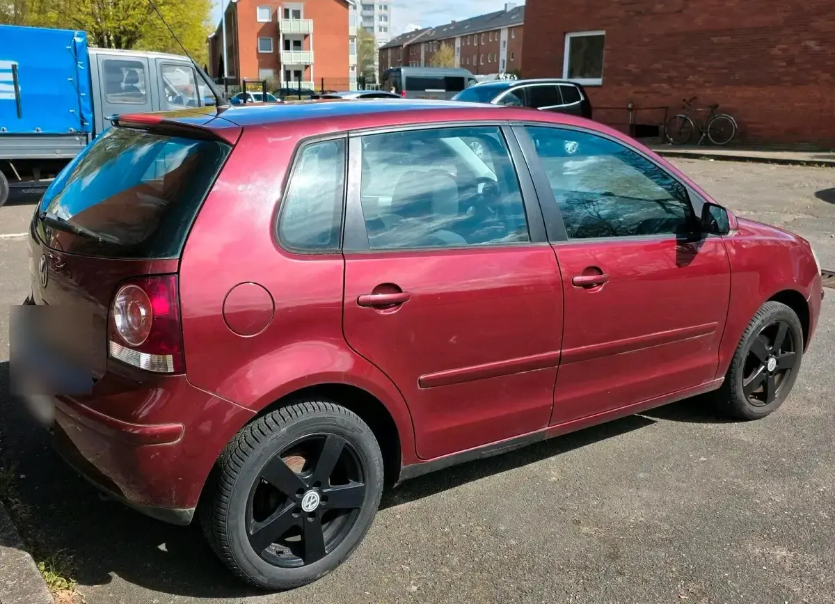 Gebraucht VW Polo 64 PS (47 kW) 2006 Rot Kleinwagen