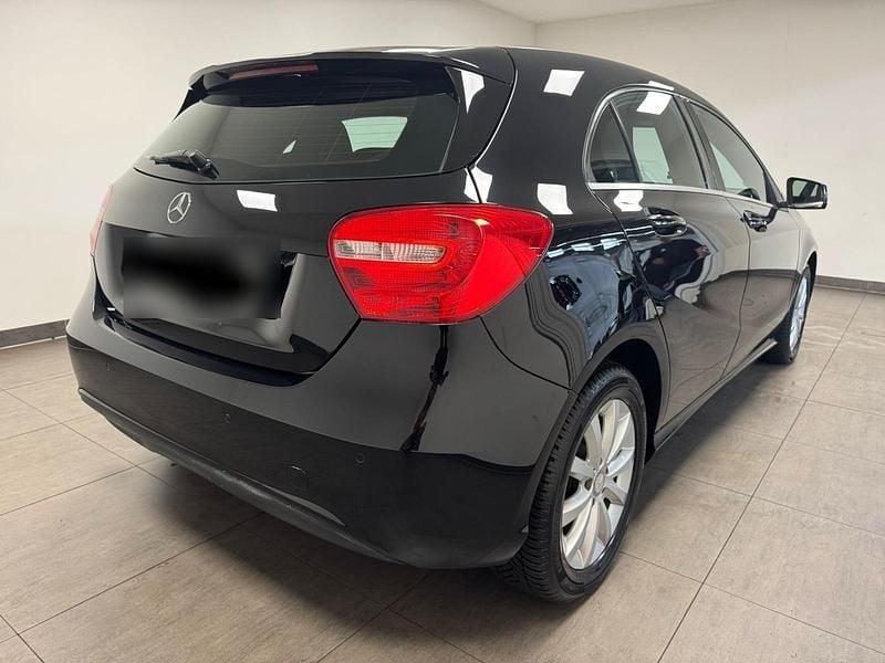 Gebraucht Mercedes A180 122 PS (89 kW) 2013 Schwarz Kleinwagen