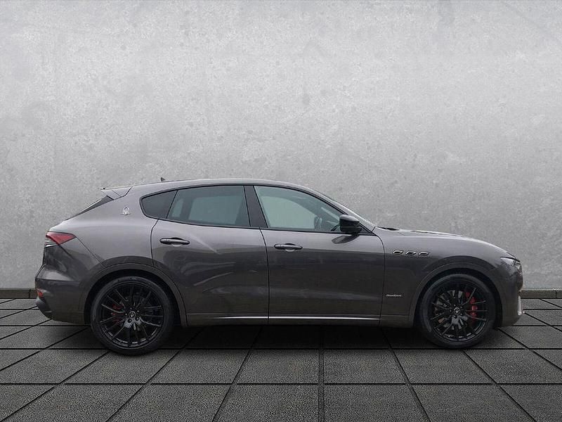Gebraucht Maserati Levante 430 PS (316 kW) 2021 Grigio maratea SUV