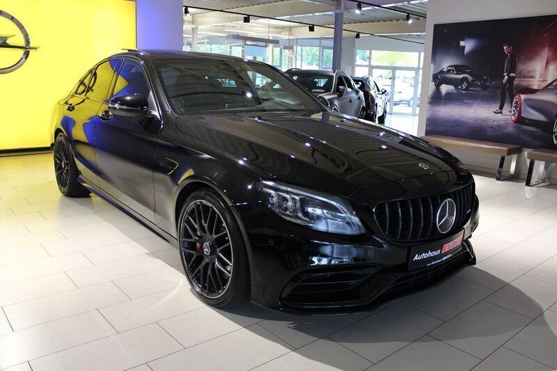 Obsidianschwarz metalliclack Gebraucht 2020 Mercedes C63 AMG AMG Limousine | 53.999 € (Fairer Preis) - Bild 1/4