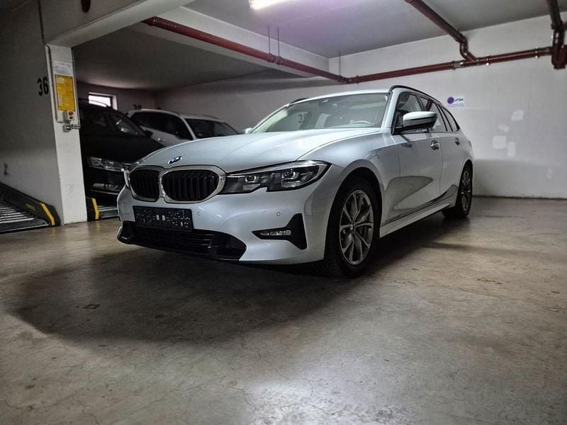 Gebraucht BMW 330 Advantage 258 PS (189 kW) 2021 Silber Kombi