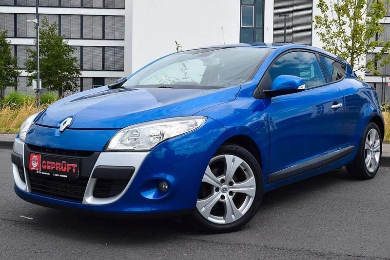 Blau Gebraucht 2011 Renault Mégane III Dynamique Coupé | 4.000 € (Fairer Preis) - Bild 1/4