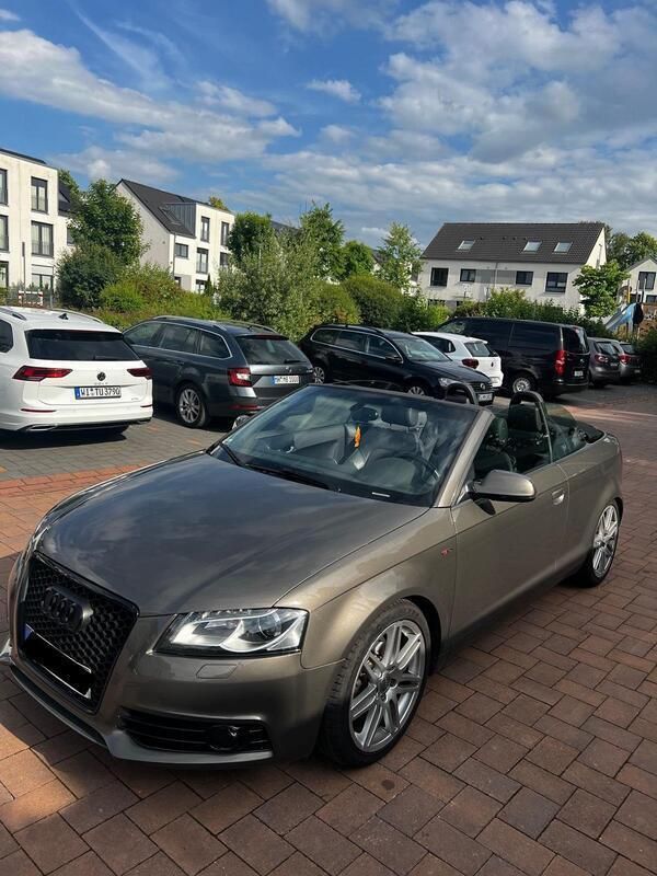 Grau Gebraucht 2011 Audi A3 Cabriolet S-Line Cabrio | 11.499 € - Bild 1/4