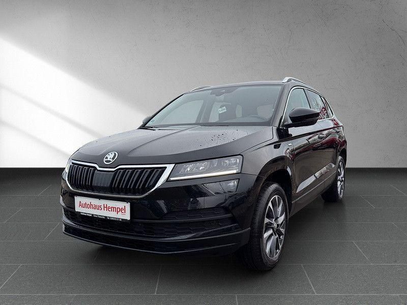 Blackmagic perleffekt (metallic) Gebraucht 2020 Skoda Karoq Drive SUV | 23.490 € (Fairer Preis) - Bild 1/4