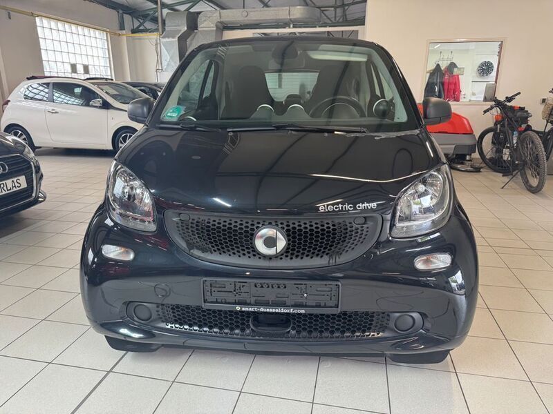 Schwarz Gebraucht 2017 Smart ForTwo Electric Drive Coupé | 7.900 € (Fairer Preis) - Bild 1/4