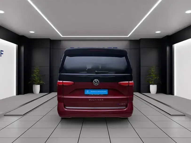 Gebraucht VW Multivan Life 218 PS (160 kW) 2022 Deep black perleffekt/ fortanaro Van / Kleinbus