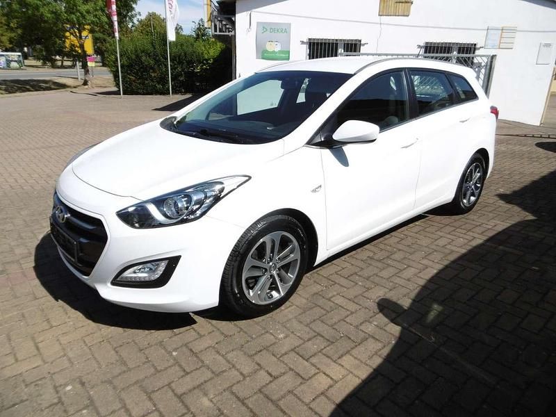 Polar white Gebraucht 2016 Hyundai i30 YES! Kombi | 9.980 € (Fairer Preis) - Bild 1/4