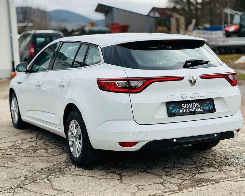 Gebraucht Renault Mégane IV 116 PS (85 kW) 2019 Weiß Limousine
