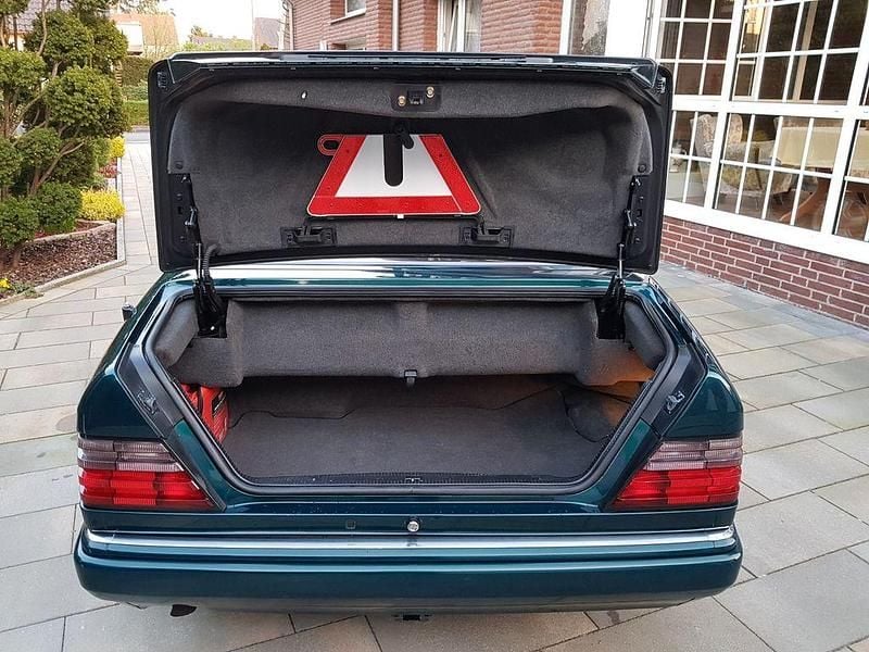 Gebraucht Mercedes 200 136 PS (100 kW) 1994 Grün Cabrio