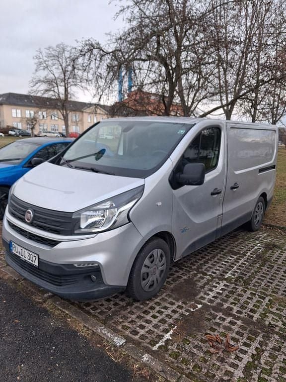 Silber Gebraucht 2018 Fiat Talento Van / Kleinbus | 11.400 € (Superpreis) - Bild 1/4