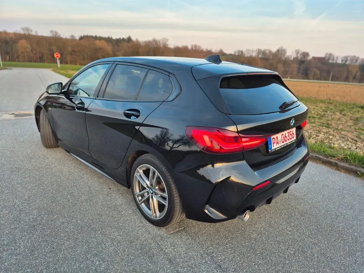 Gebraucht BMW 118 M Sport 140 PS (102 kW) 2019 Schwarz Kleinwagen