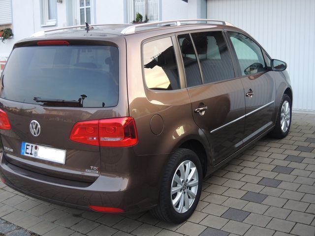 Gebraucht VW Touran Highline 105 PS (77 kW) 2013 Braun metallic Van / Kleinbus