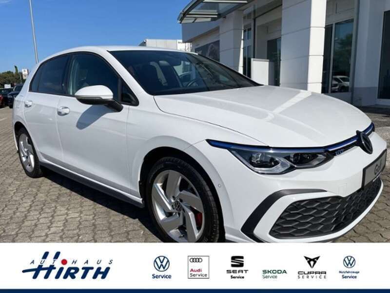 Pure white Gebraucht 2021 VW Golf VIII GTE Limousine | 25.856 € (Fairer Preis) - Bild 1/4