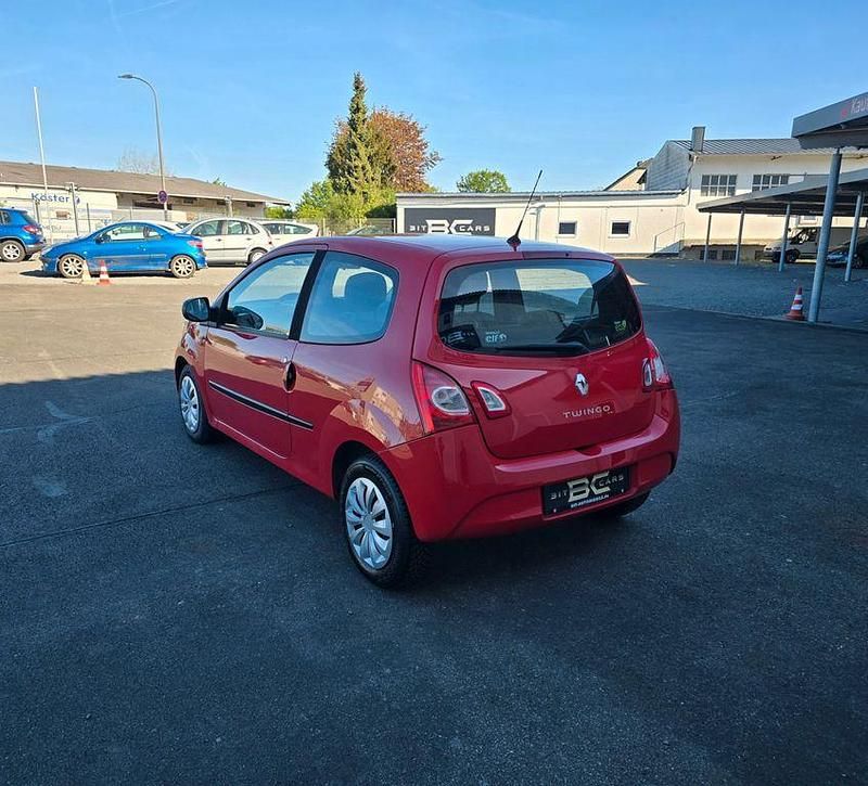 Second-hand Renault Twingo 75 CP (55 kW) 2015 Roșu Hatchback