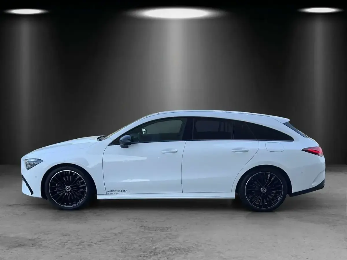 Gebraucht Mercedes CLA220 AMG line 190 PS (139 kW) 2024 Weiß Limousine