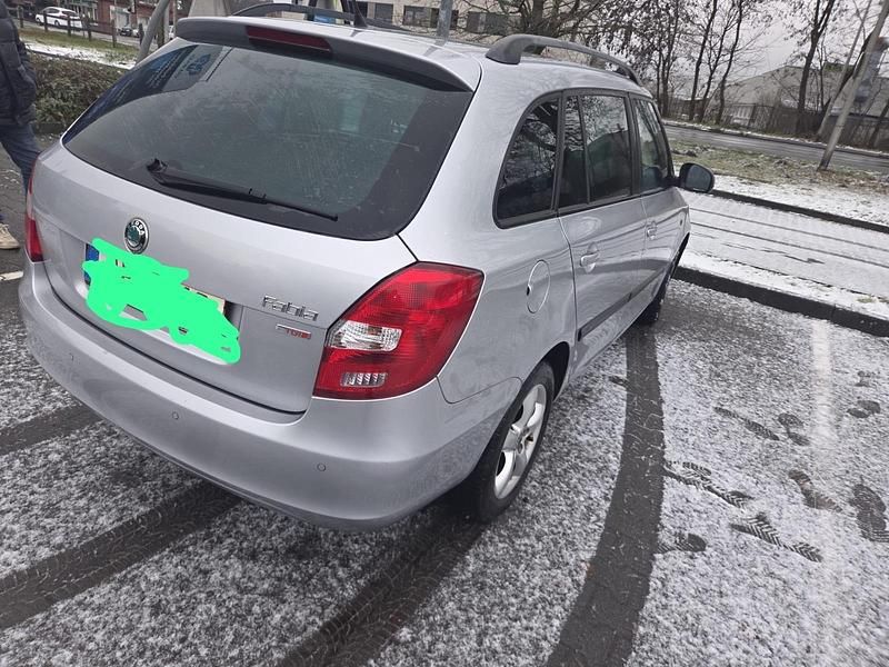 Gebraucht Skoda Fabia 105 PS (77 kW) 2012 Grau Kombi