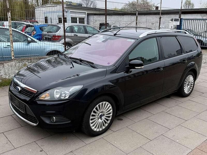 Gebraucht Ford Focus Titanium 109 PS (80 kW) 2010 Pantherschwarz metallic Kombi