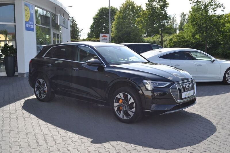 Schwarz Gebraucht 2021 Audi e-tron Advanced SUV | 29.980 € (Fairer Preis) - Bild 1/3