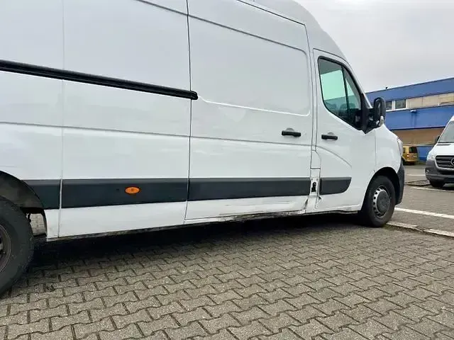 Używany Renault Master 150 KM (110 kW) 2022 Biały Minivan