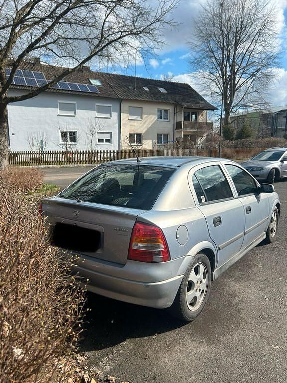 Gebraucht Opel Astra Classic Edition 101 PS (74 kW) 2000 Silber Limousine
