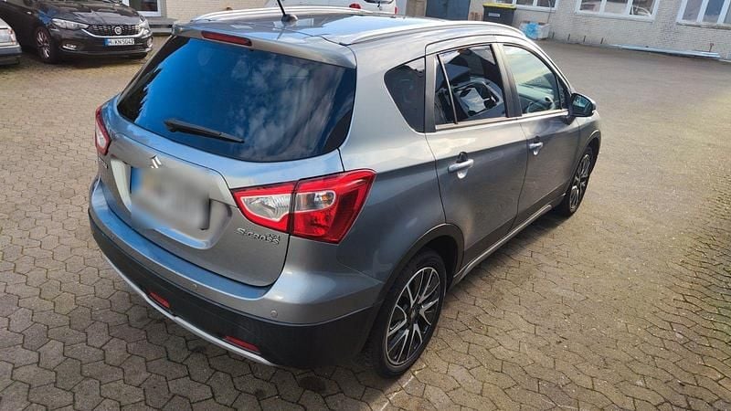 Gebraucht Suzuki SX4 S-Cross Limited+ 120 PS (88 kW) 2015 Grau Kleinwagen