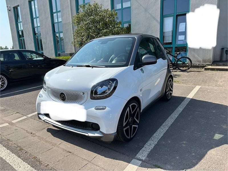 Weiß Gebraucht 2016 Smart ForTwo Coupé Prime Cabrio | 11.200 € (Fairer Preis) - Bild 1/4